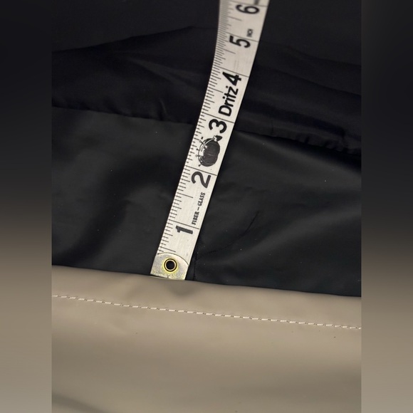 Kenneth Cole Reaction Messenger/Crossbody Bag - Picture 9 of 15